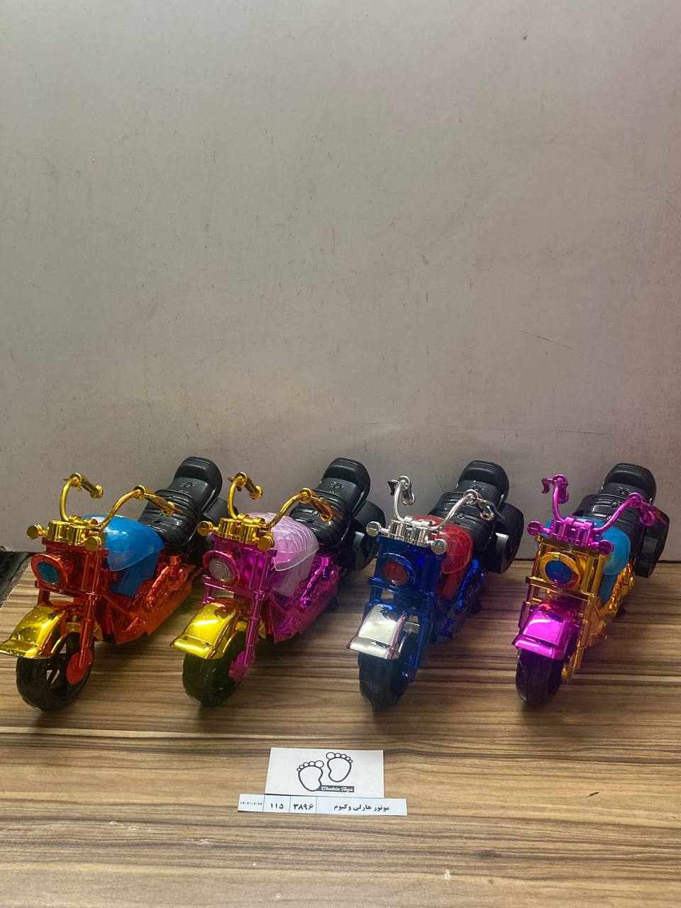 3896